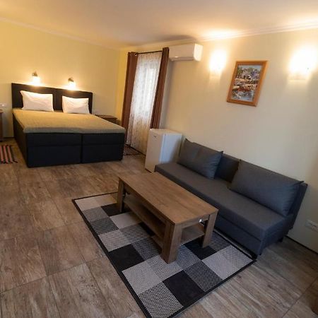Taverna & Rooms Sutivan Εξωτερικό φωτογραφία