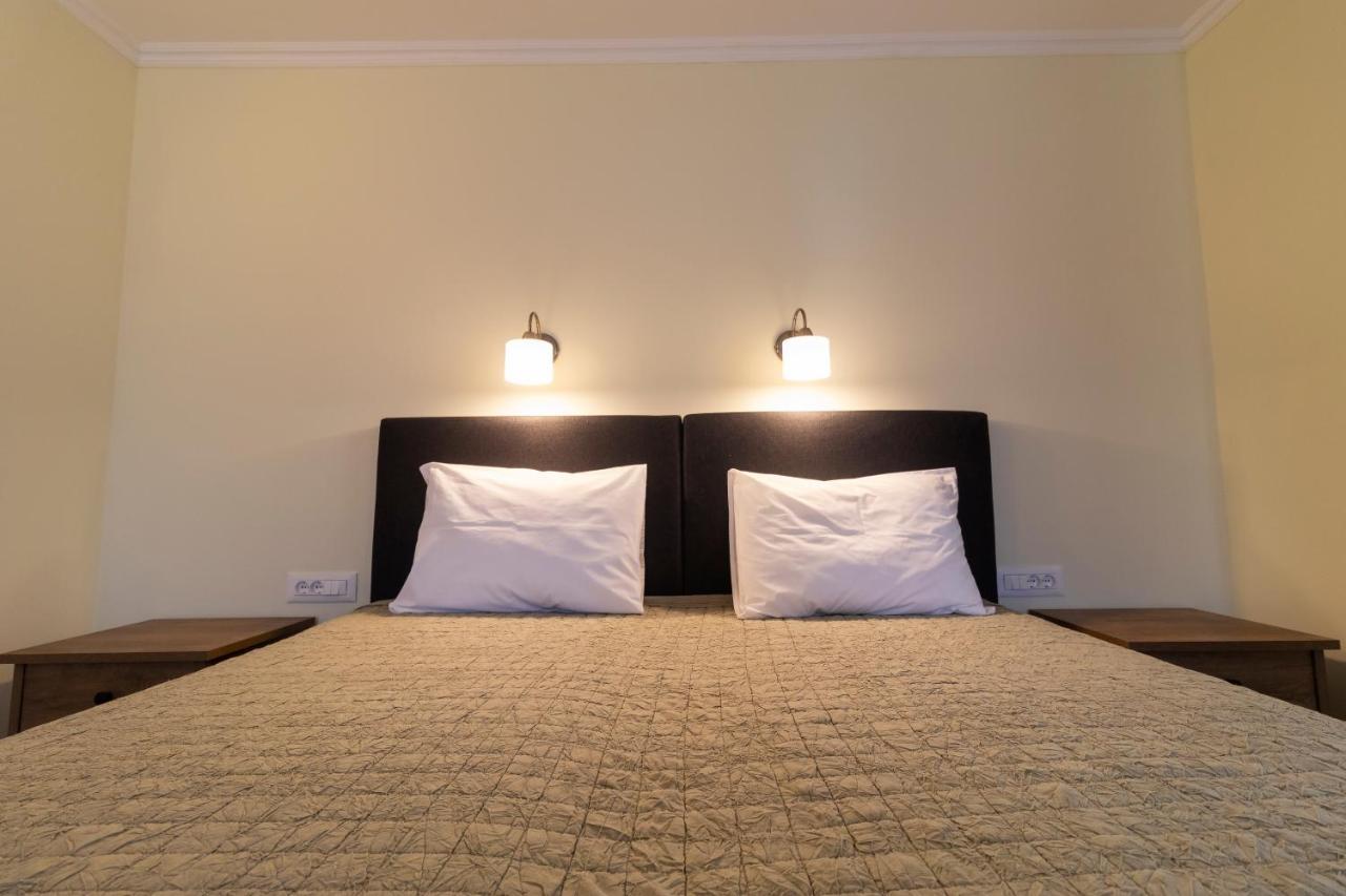 Taverna & Rooms Sutivan Εξωτερικό φωτογραφία