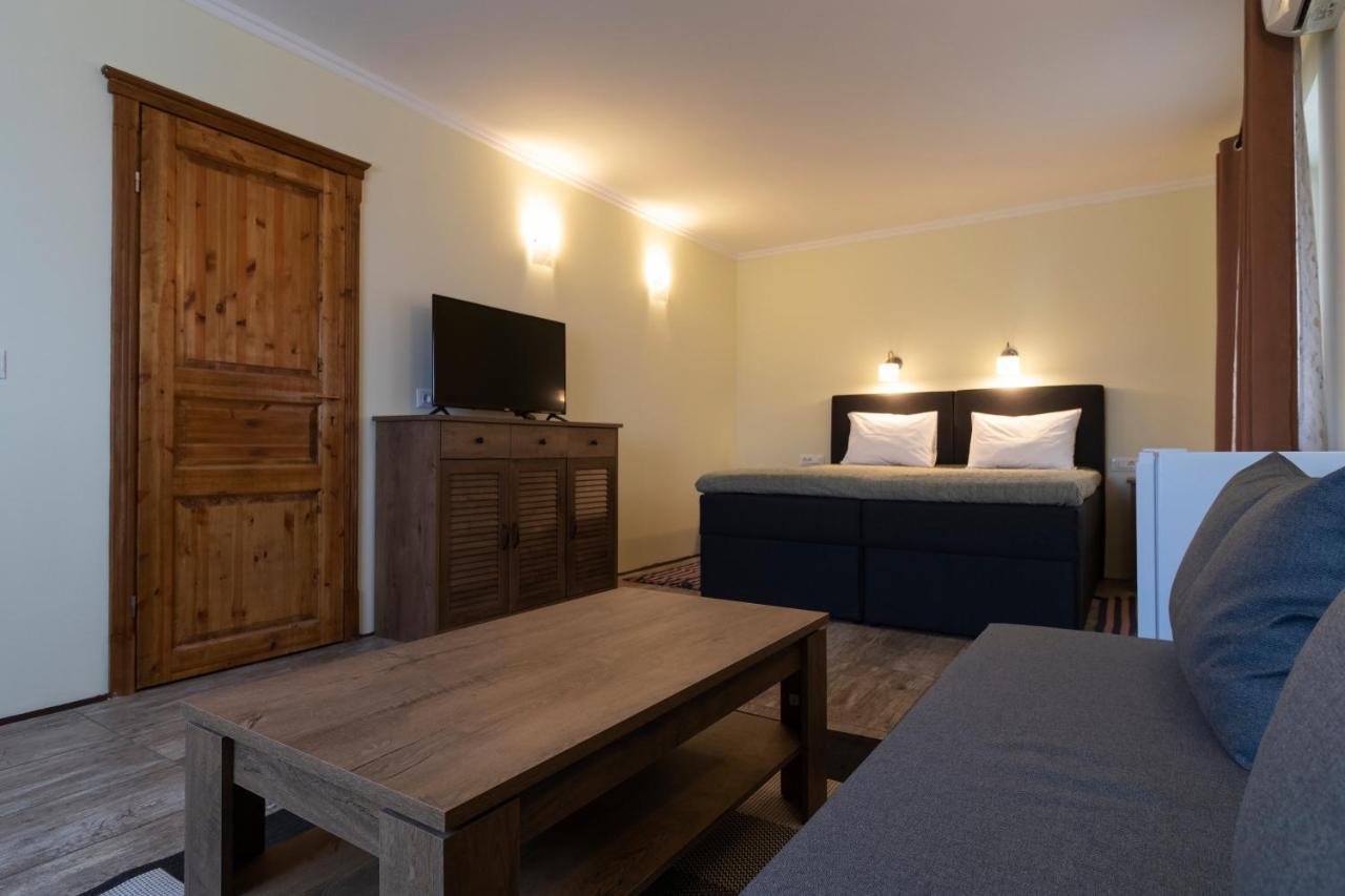 Taverna & Rooms Sutivan Εξωτερικό φωτογραφία