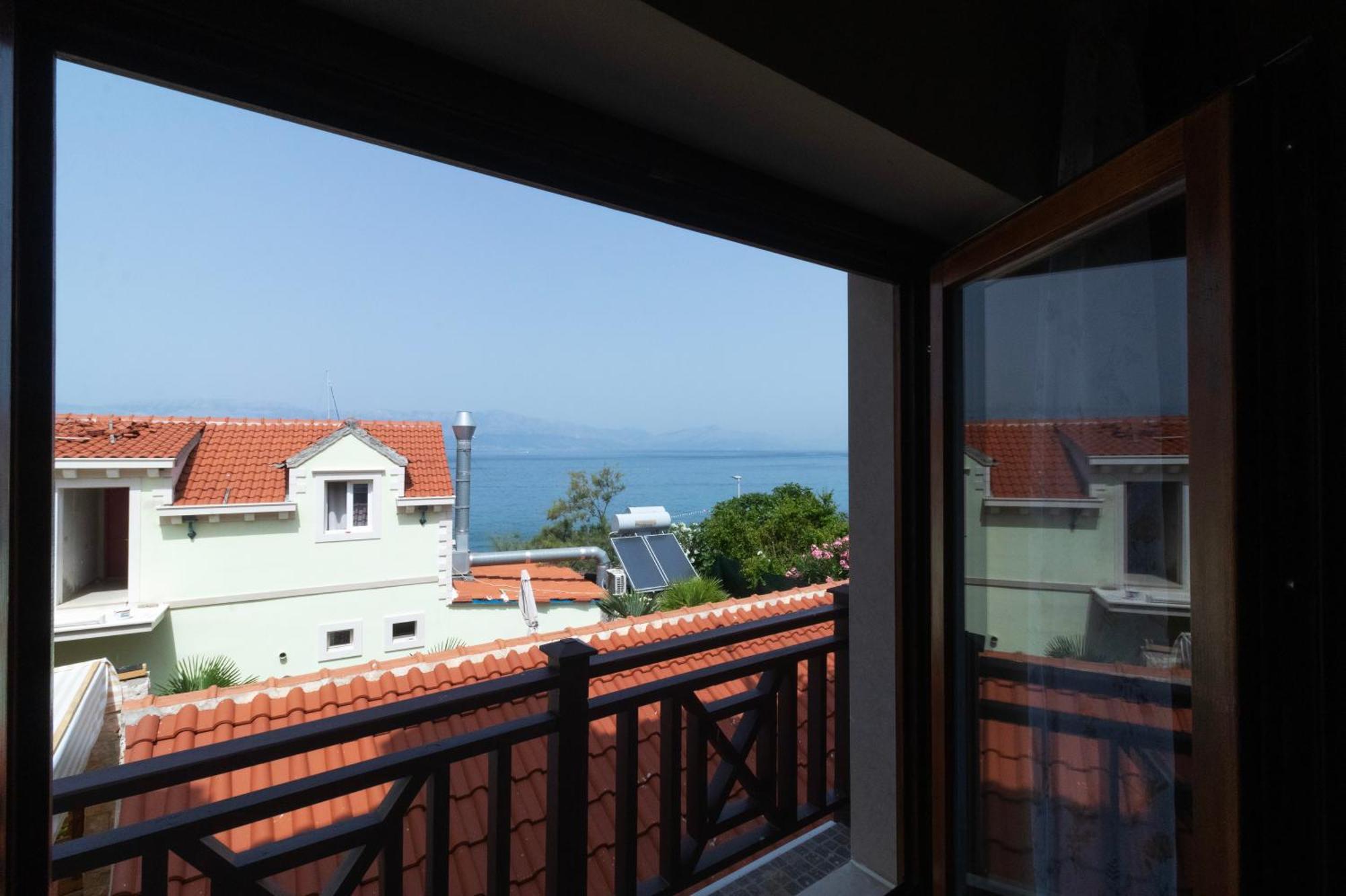 Taverna & Rooms Sutivan Εξωτερικό φωτογραφία