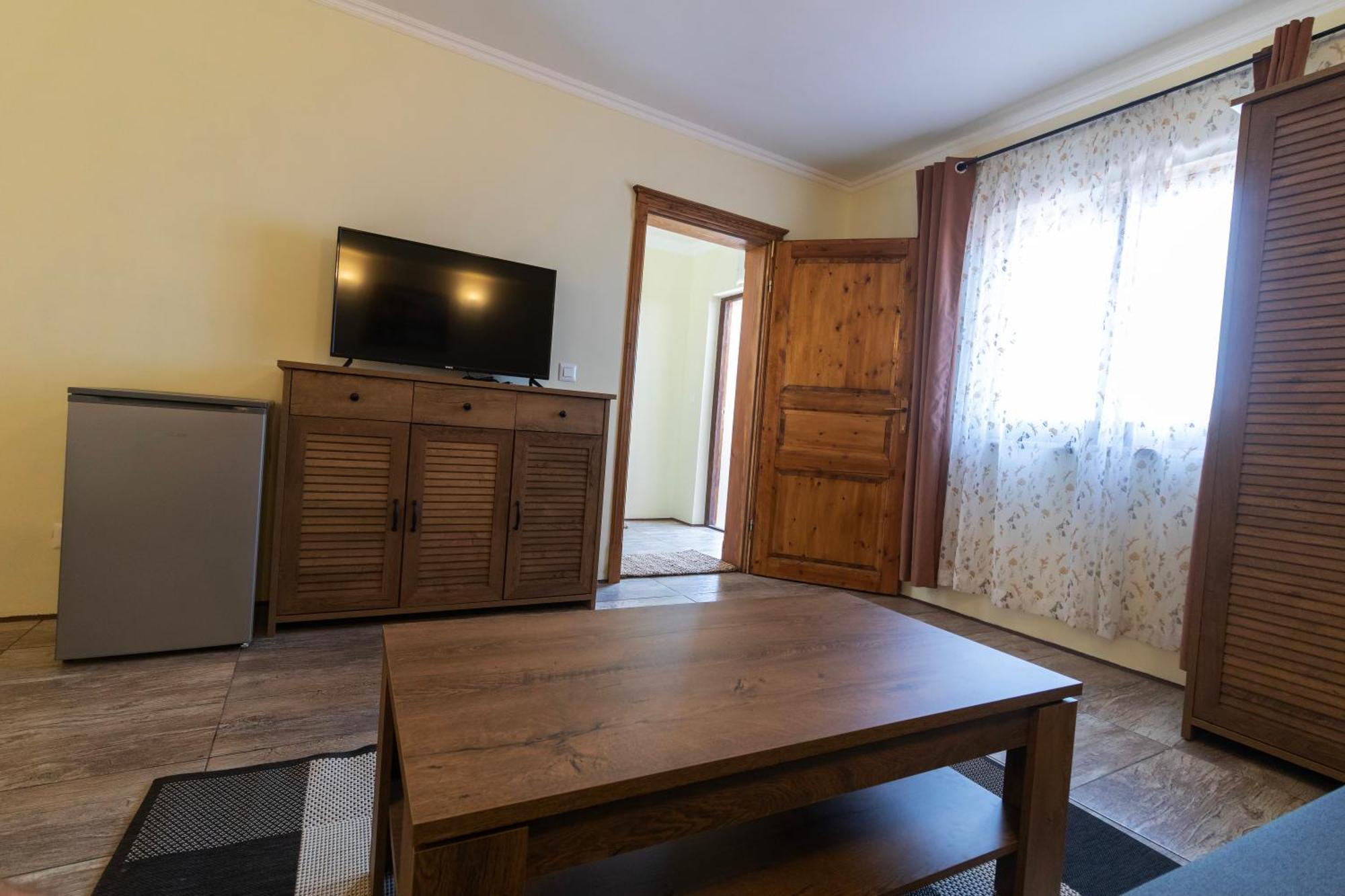 Taverna & Rooms Sutivan Εξωτερικό φωτογραφία