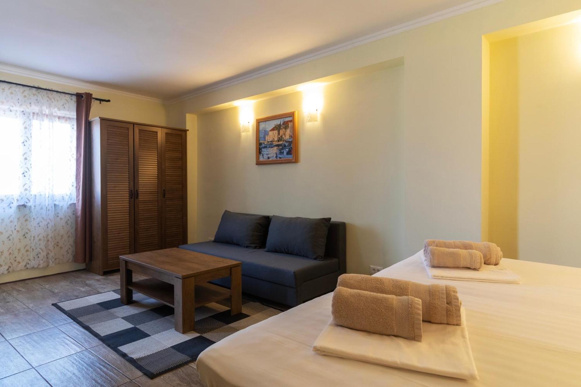 Taverna & Rooms Sutivan Εξωτερικό φωτογραφία