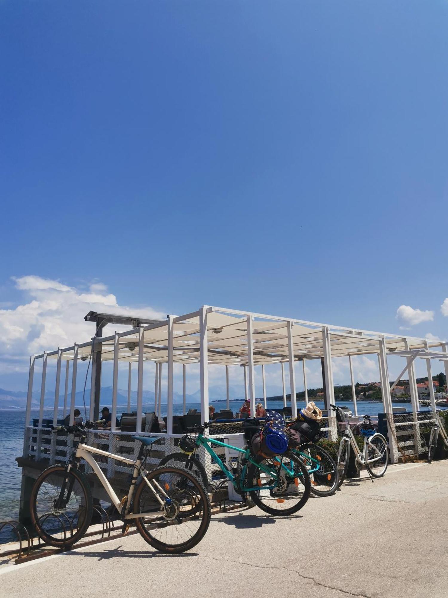 Taverna & Rooms Sutivan Εξωτερικό φωτογραφία