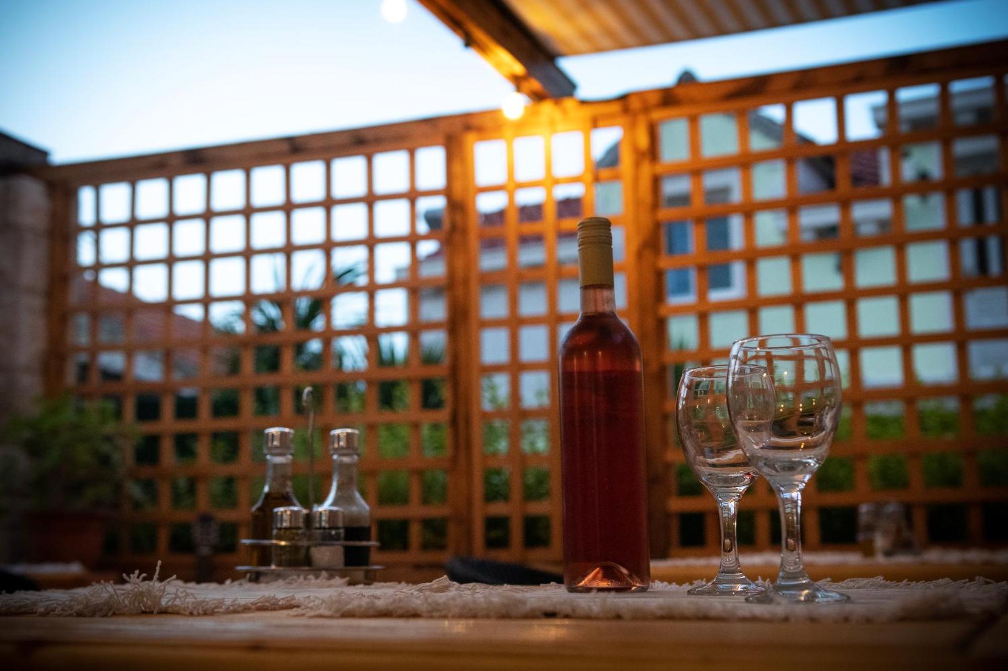 Taverna & Rooms Sutivan Εξωτερικό φωτογραφία
