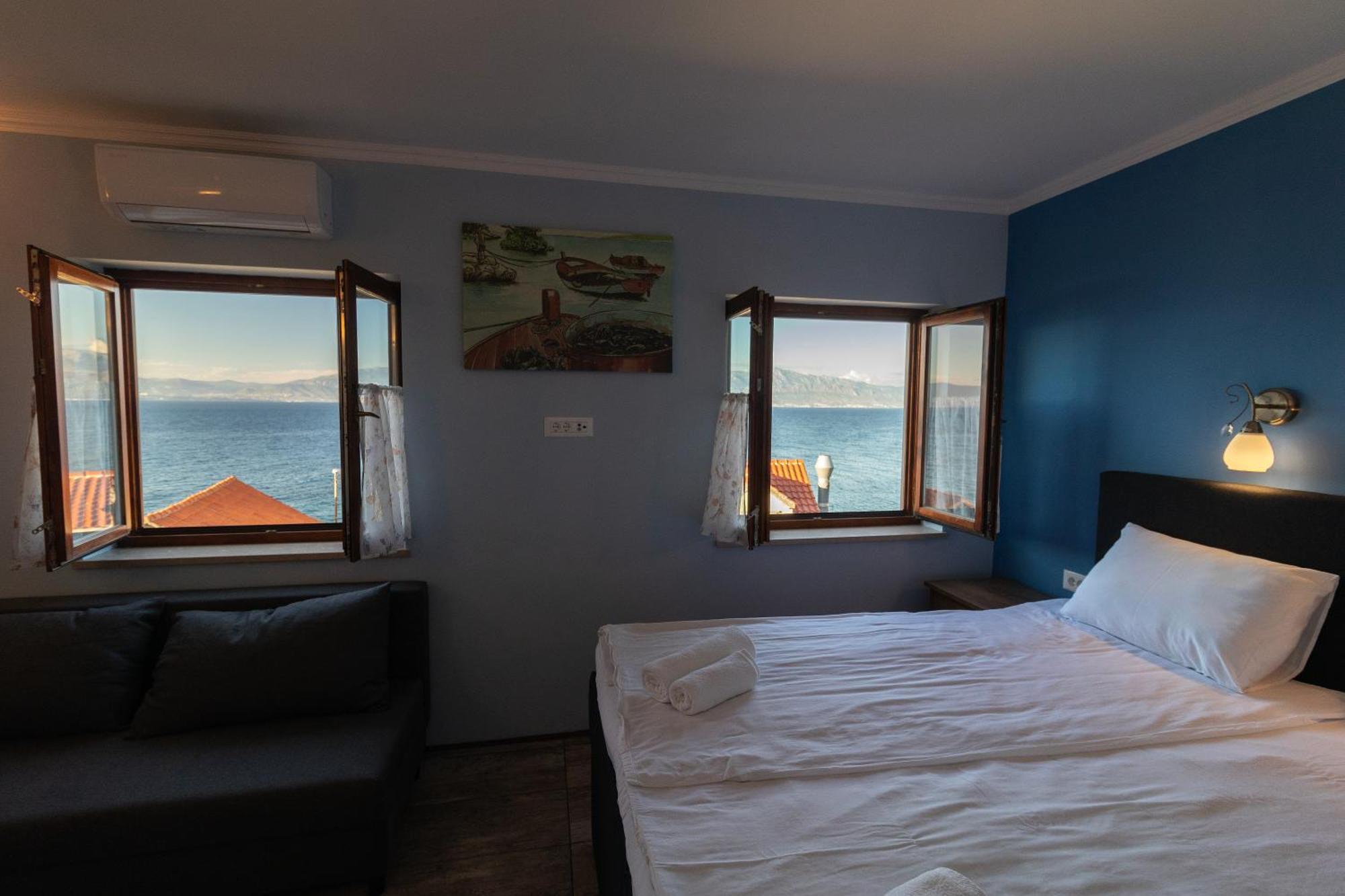 Taverna & Rooms Sutivan Εξωτερικό φωτογραφία