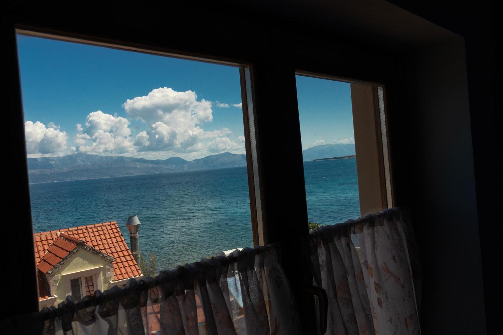 Taverna & Rooms Sutivan Εξωτερικό φωτογραφία