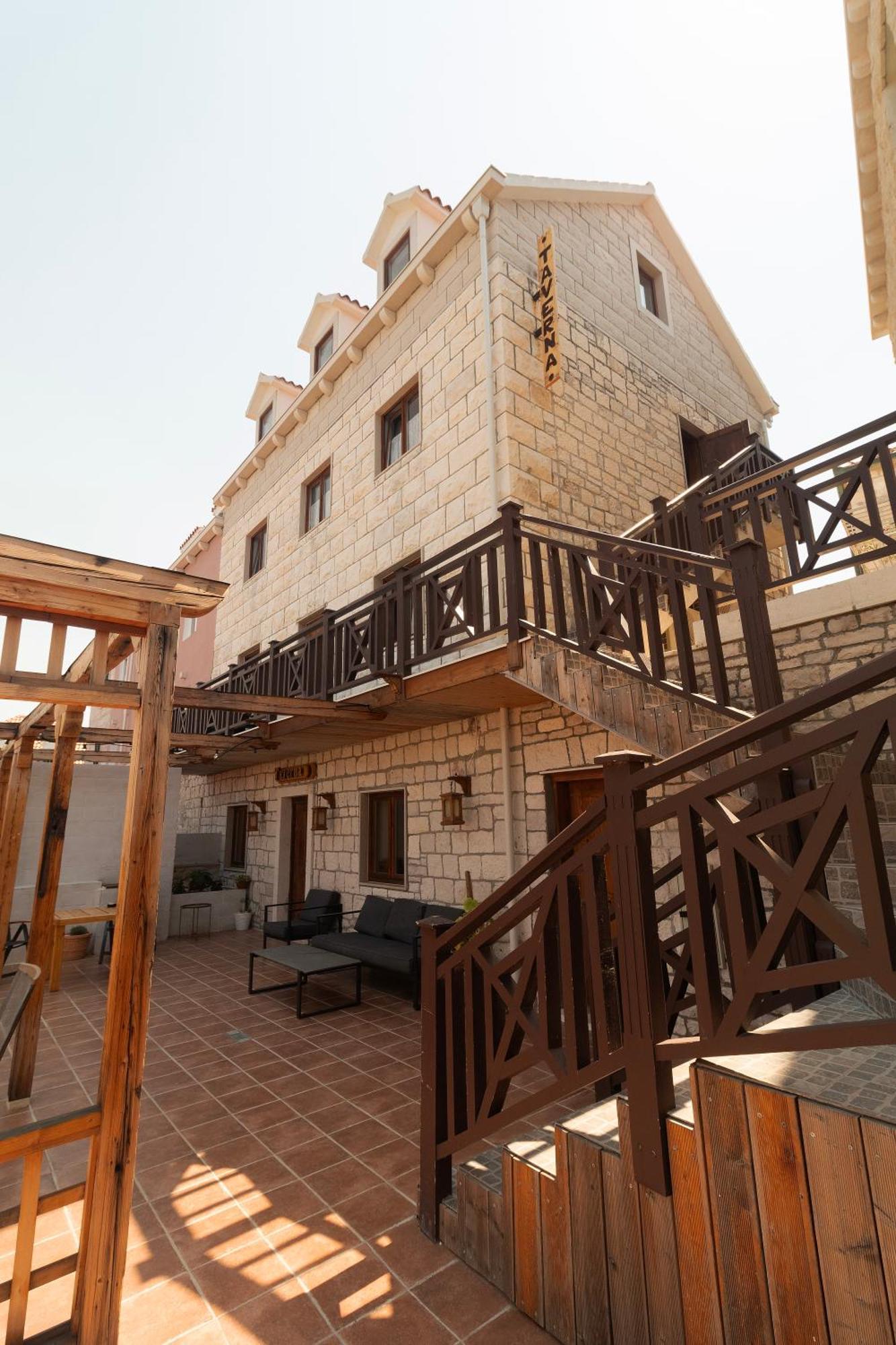 Taverna & Rooms Sutivan Εξωτερικό φωτογραφία